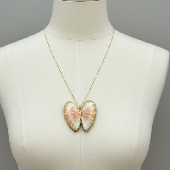Heart-Shaped Seashell Pendant Necklace Gold-Plated Edge - Picture 2 of 12